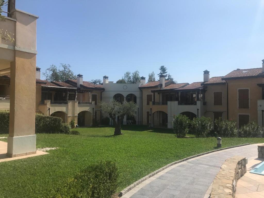 מנרבה דל גארדה Luxury Apartments - Le Fate - Residence With Pool מראה חיצוני תמונה