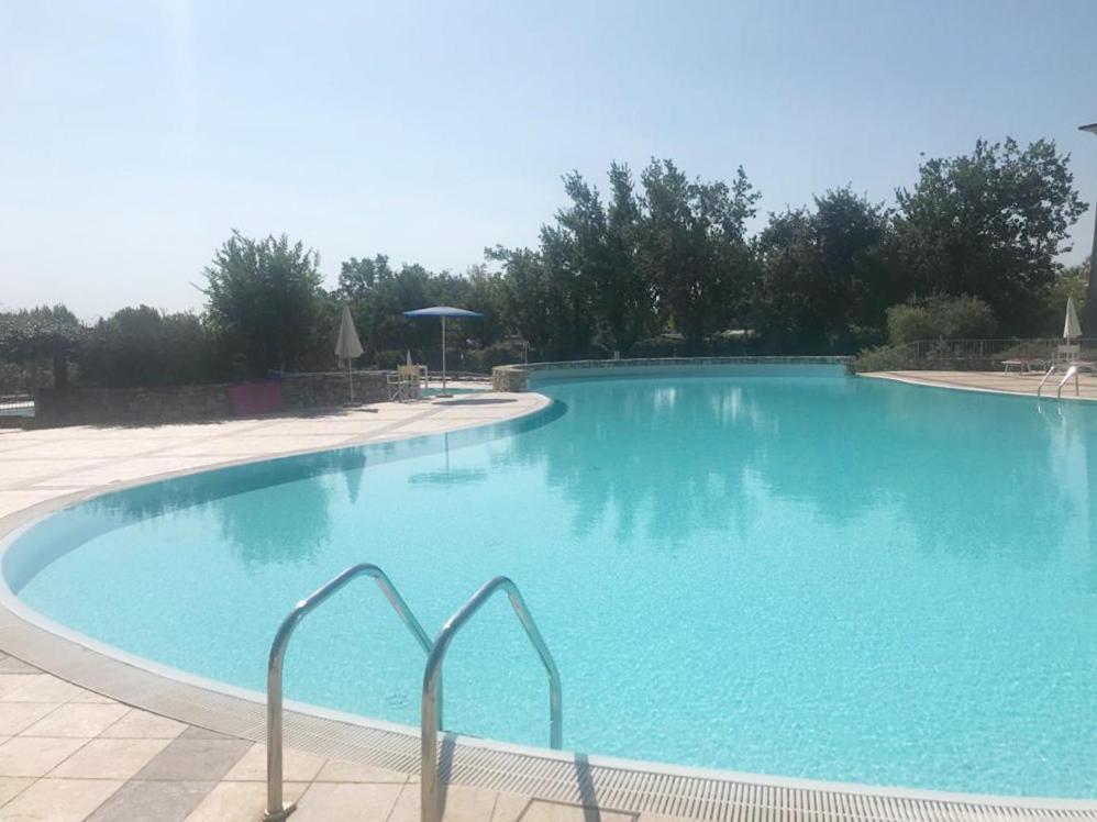 מנרבה דל גארדה Luxury Apartments - Le Fate - Residence With Pool מראה חיצוני תמונה