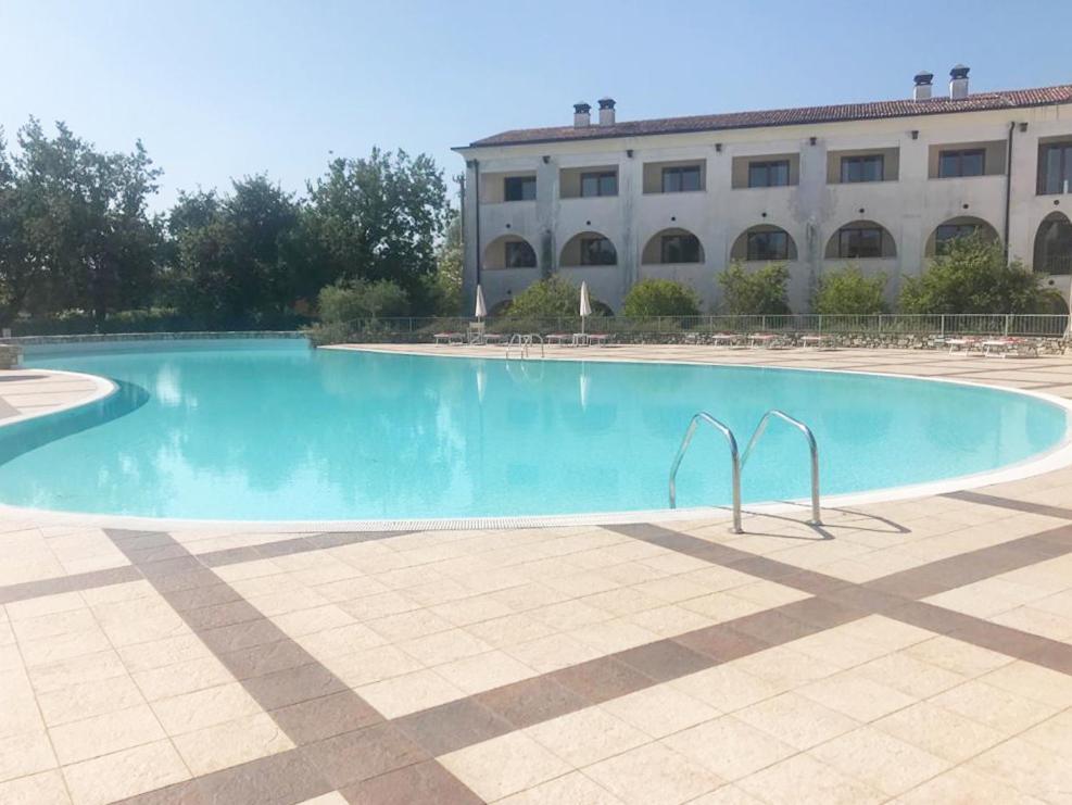 מנרבה דל גארדה Luxury Apartments - Le Fate - Residence With Pool מראה חיצוני תמונה