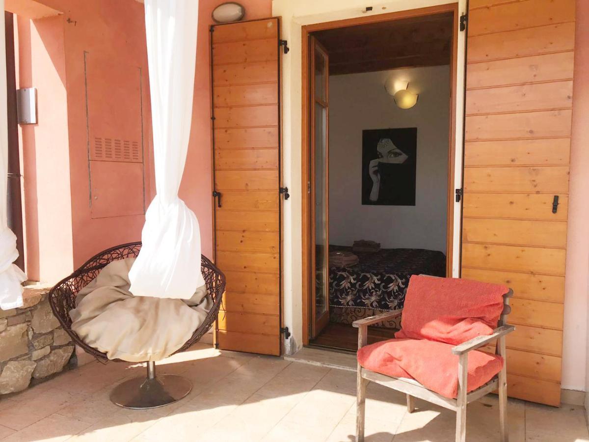 מנרבה דל גארדה Luxury Apartments - Le Fate - Residence With Pool מראה חיצוני תמונה