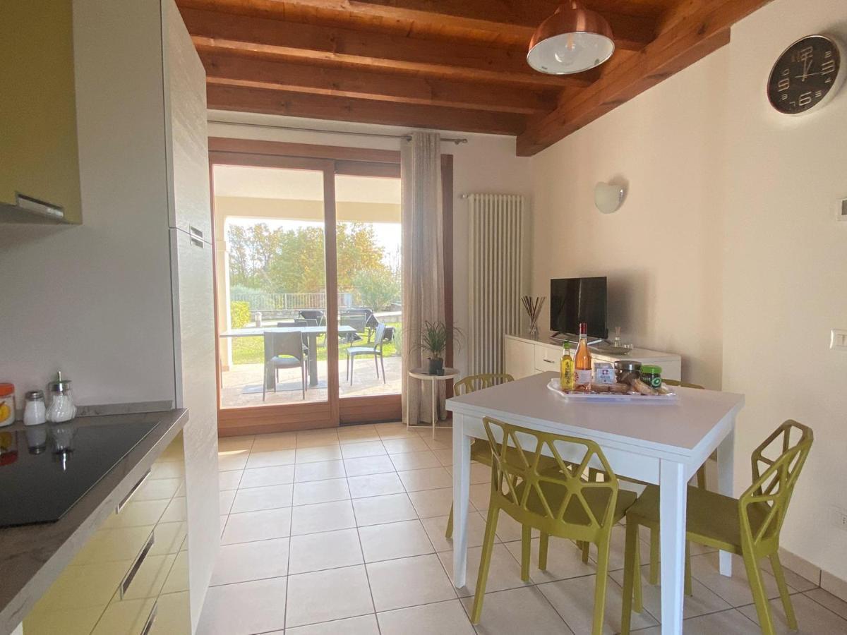מנרבה דל גארדה Luxury Apartments - Le Fate - Residence With Pool מראה חיצוני תמונה