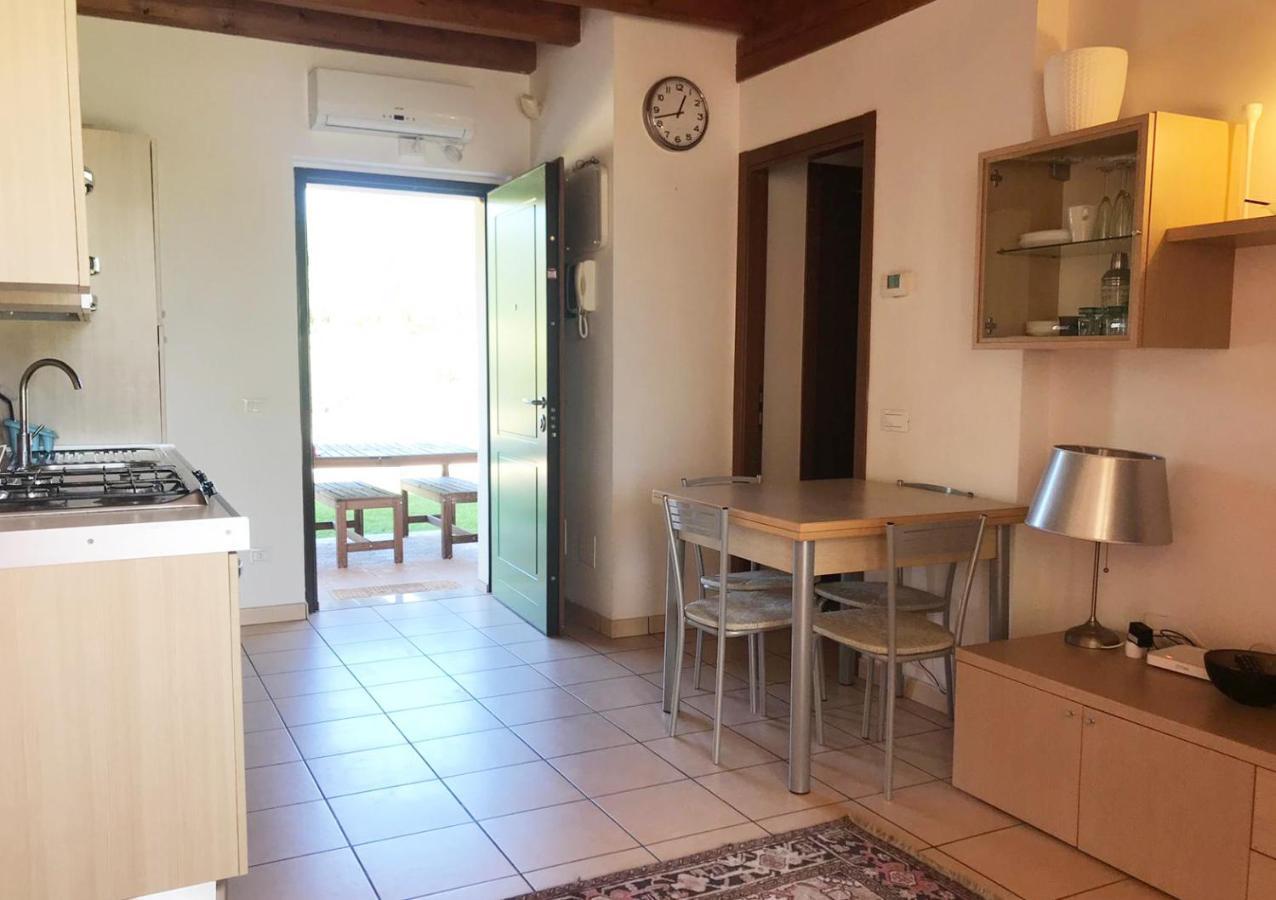 מנרבה דל גארדה Luxury Apartments - Le Fate - Residence With Pool מראה חיצוני תמונה