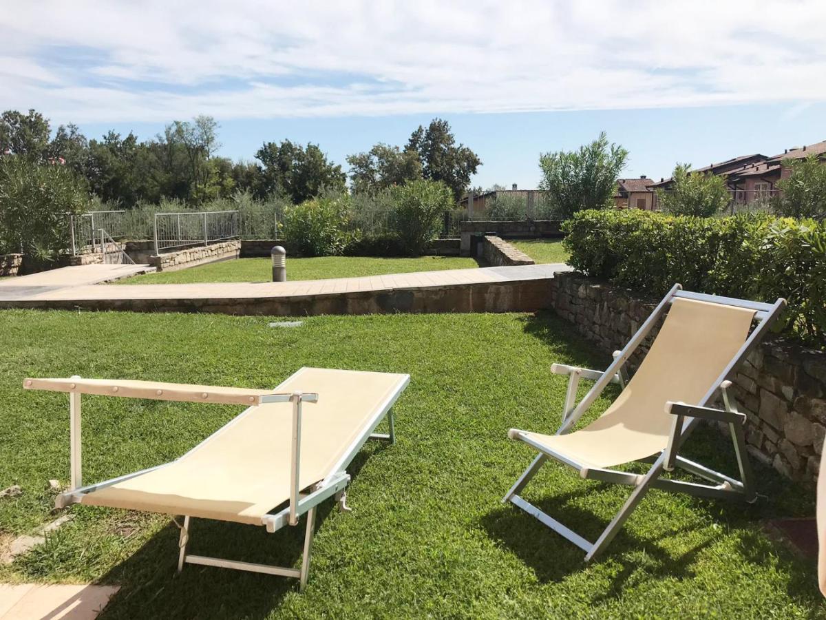 מנרבה דל גארדה Luxury Apartments - Le Fate - Residence With Pool מראה חיצוני תמונה